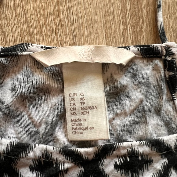 H&M Geometric Black and White Halter Tank Top for Women Size XS - Picture 3 of 3